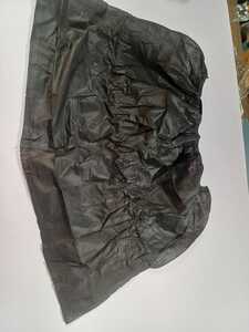  Lightweight disposable men's boxers made of breathable viscose and polyester, ideal for spas, beauty centers, and travel.