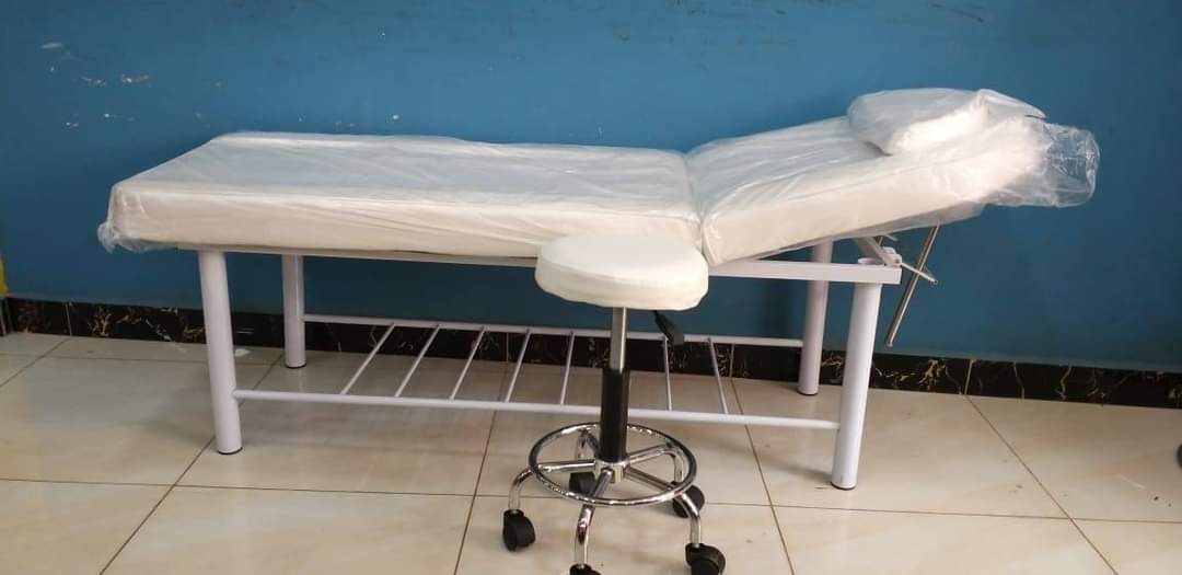  Massage Bed  with a stool