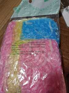  disposable shower cap with elastic edges, perfect for spa, travel, and hair protection.