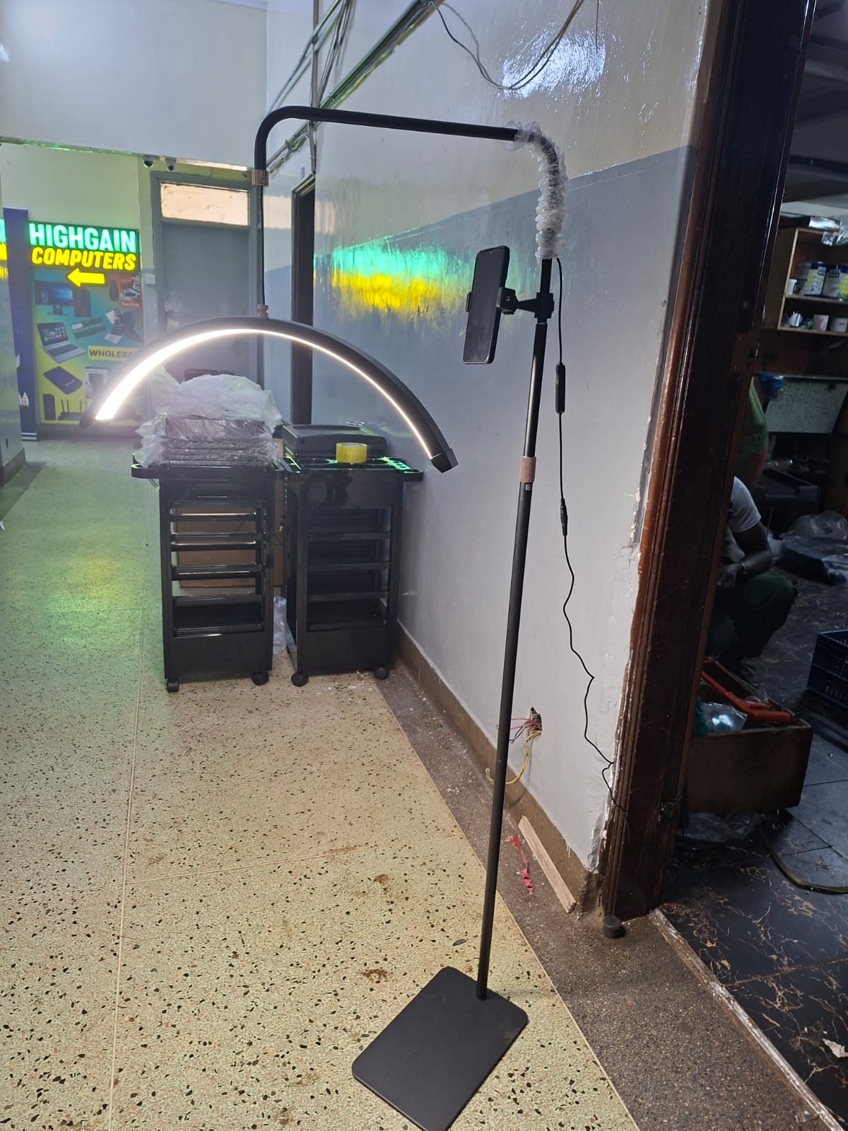 Stand-alone Beauty Half-moon Arc Light 