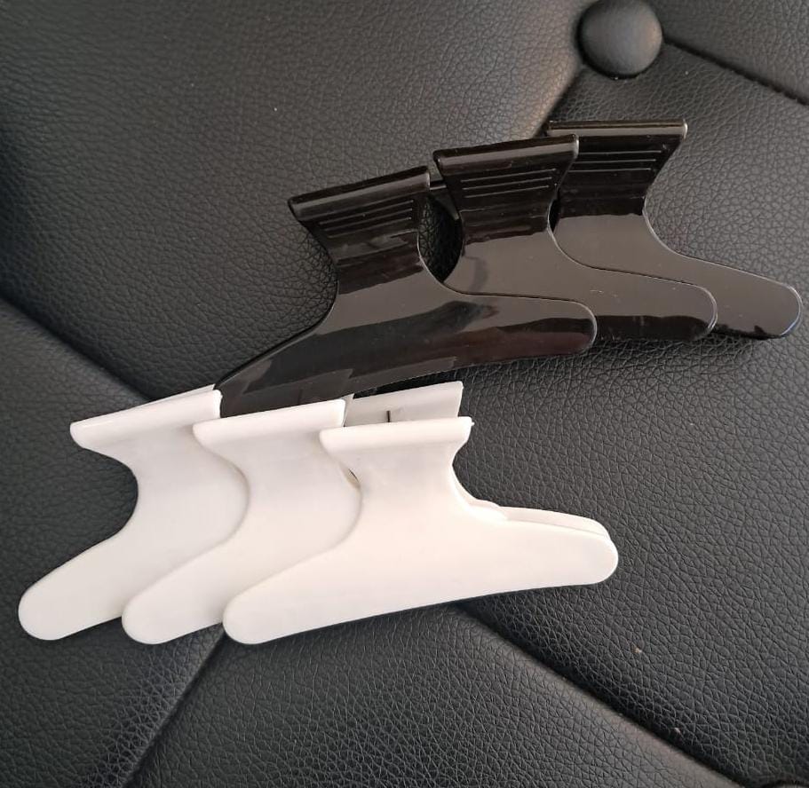 Salon Towel Clips – Strong Grip, Reusable Holders for Barbershops & Spas